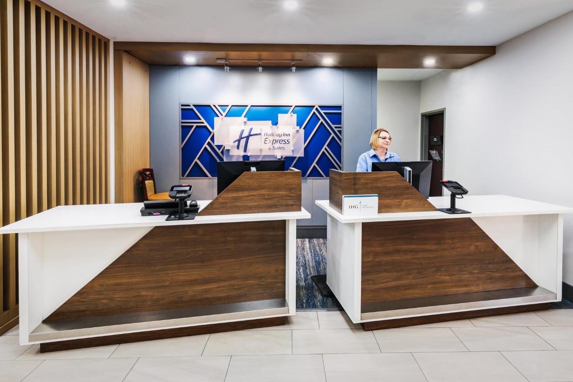 Holiday Inn Express Hotel & Suites Henderson - Traffic Star By Ihg Extérieur photo