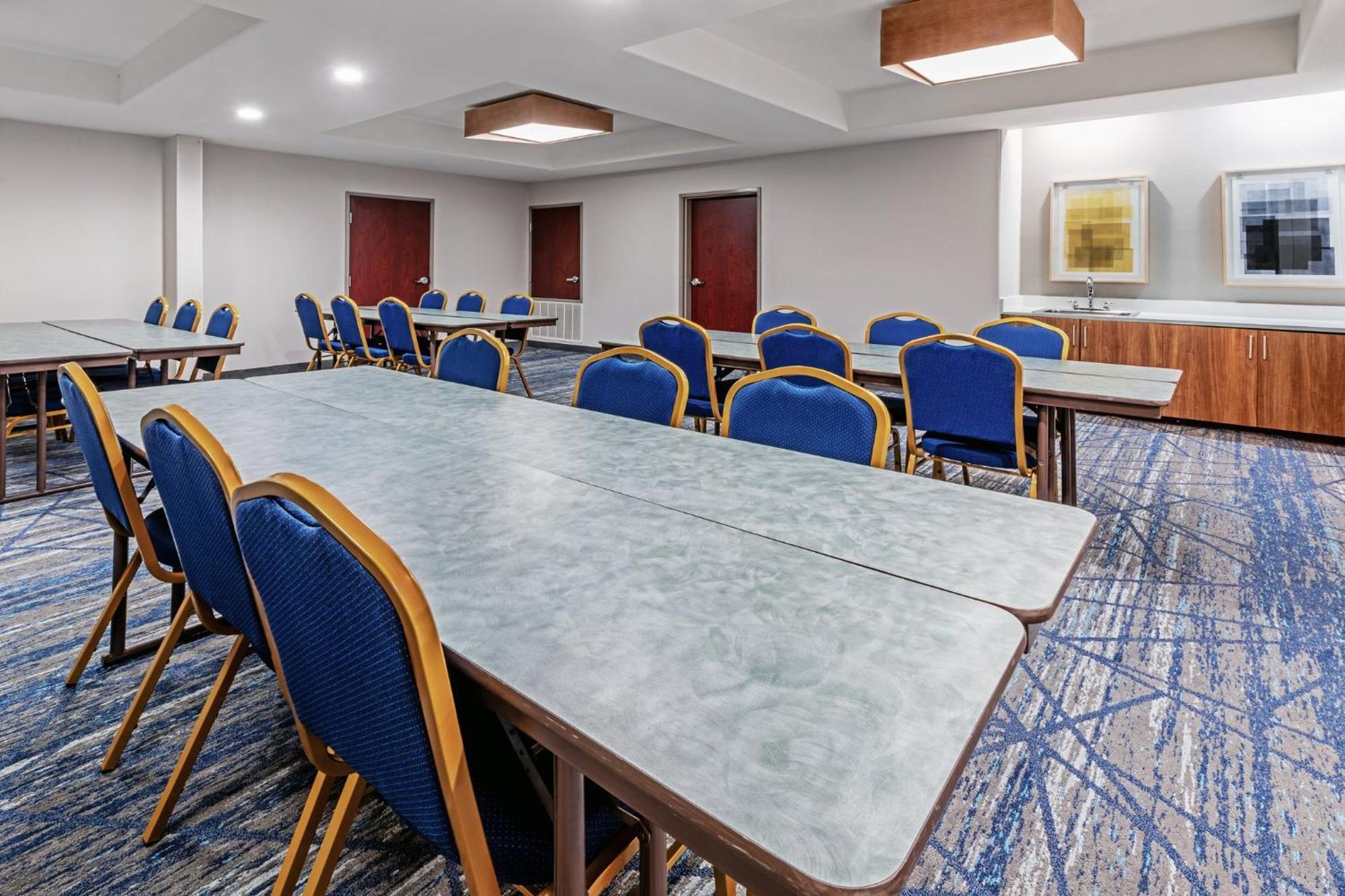 Holiday Inn Express Hotel & Suites Henderson - Traffic Star By Ihg Extérieur photo