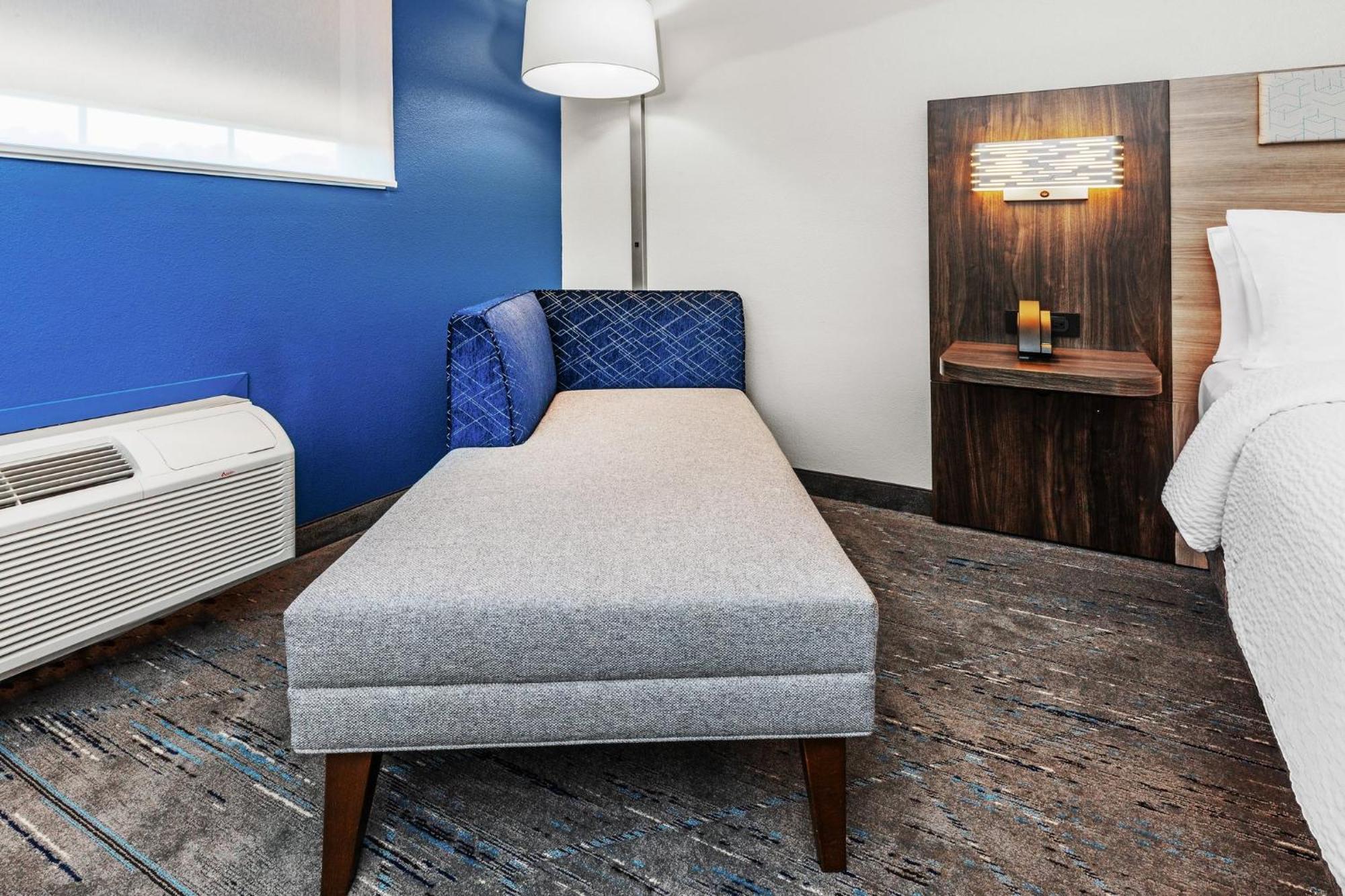 Holiday Inn Express Hotel & Suites Henderson - Traffic Star By Ihg Extérieur photo